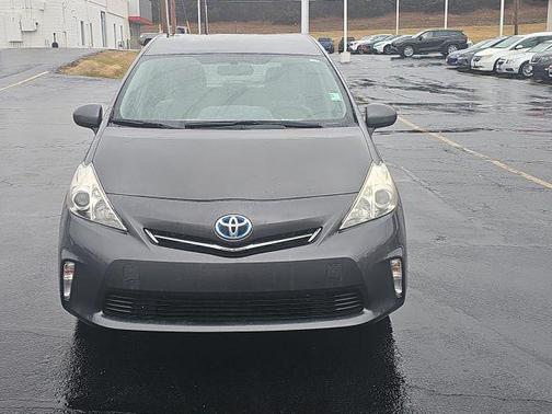 2013 Toyota Prius v Five