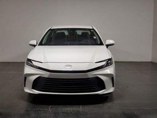 Ice Cap 2025 Toyota Camry LE