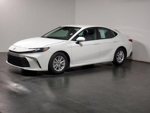 Ice Cap 2025 Toyota Camry LE