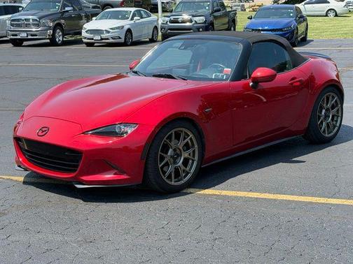 Soul Red Metallic 2016 Mazda MX-5 Miata Grand Touring