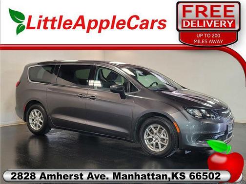Granite Crystal Metallic Clearcoat 2023 Chrysler Voyager LX