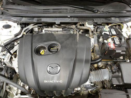 Snowflake White Pearl Mica 2019 Mazda Mazda3 FWD