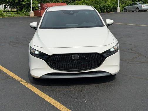 Snowflake White Pearl Mica 2019 Mazda Mazda3 FWD