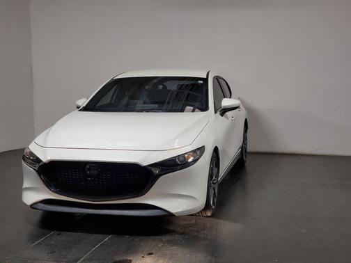 Snowflake White Pearl Mica 2019 Mazda Mazda3 FWD