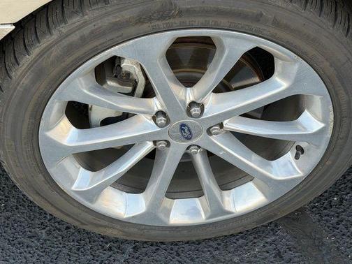 2017 Ford Taurus Limited