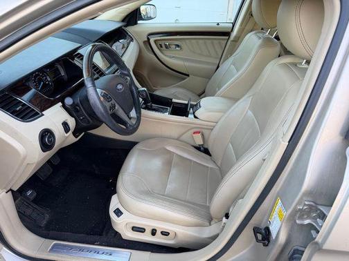 2017 Ford Taurus Limited