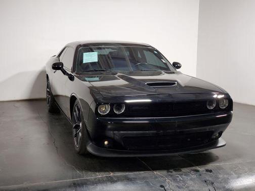 Pitch Black Clearcoat 2021 Dodge Challenger GT