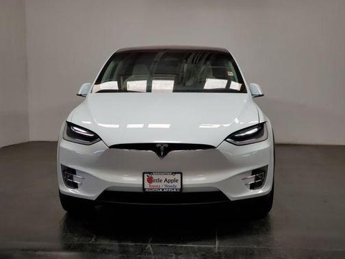 Pearl White Multi-Coat 2018 Tesla Model X 75D