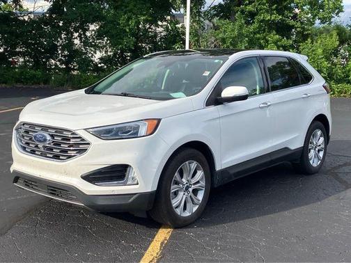 Star White Metallic Tri-Coat 2022 Ford Edge Titanium
