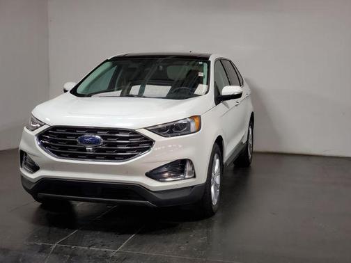 Star White Metallic Tri-Coat 2022 Ford Edge Titanium
