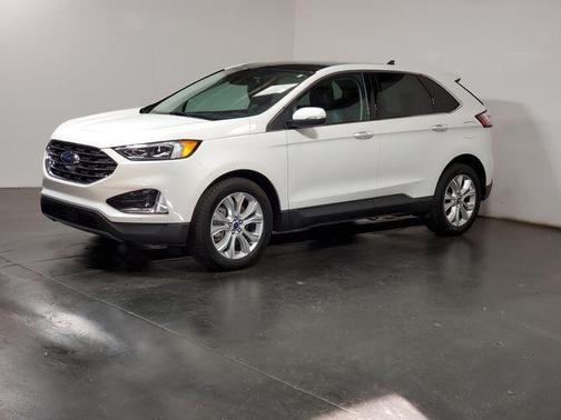 Star White Metallic Tri-Coat 2022 Ford Edge Titanium