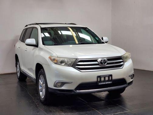 2013 Toyota Highlander SE