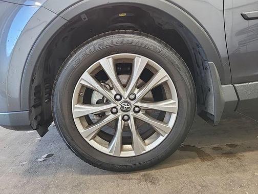 Magnetic Gray Metallic 2018 Toyota RAV4 Limited