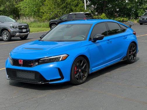 Boost Blue Pearl 2025 Honda Civic Type R