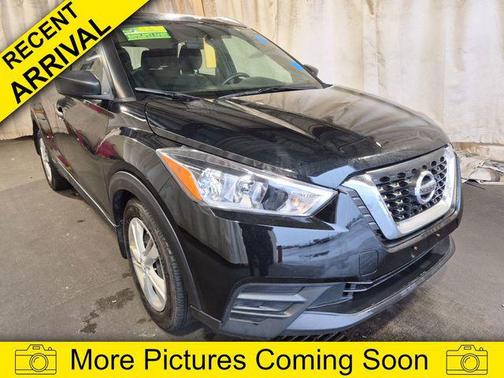 Super Black 2018 Nissan Kicks S