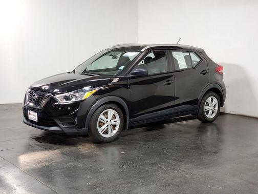 Super Black 2018 Nissan Kicks S