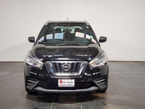 Super Black 2018 Nissan Kicks S