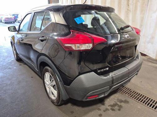 Super Black 2018 Nissan Kicks S