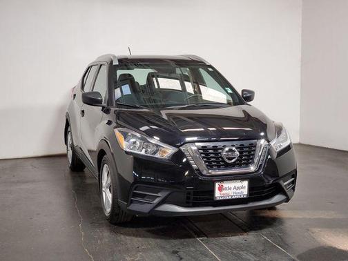 Super Black 2018 Nissan Kicks S