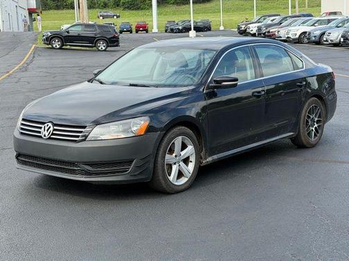 Black 2013 Volkswagen Passat 2.5 SE