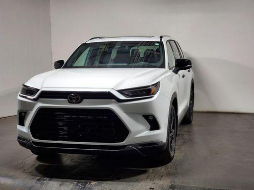 2026 Toyota Highlander Hybrid Base