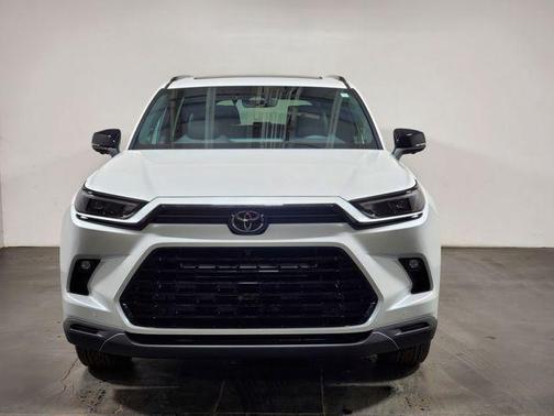 2026 Toyota Highlander Hybrid Base