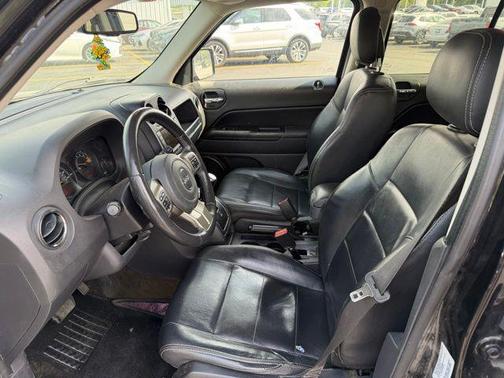 Black Clearcoat 2016 Jeep Patriot High Altitude