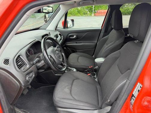 Omaha Orange Clearcoat 2019 Jeep Renegade Latitude