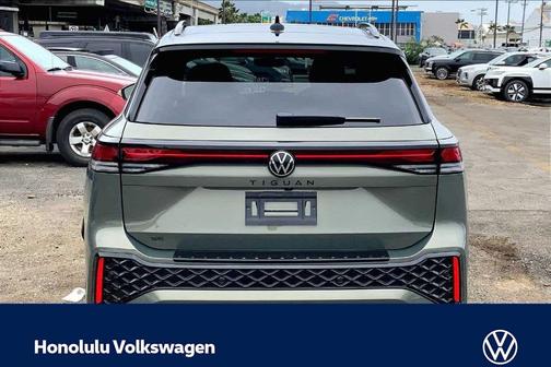 Avocado Green W/Black Roof 2026 Volkswagen Tiguan 2.0T SE R-Line Black