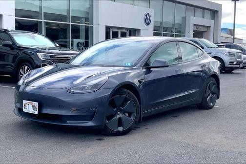 Midnight Silver Metallic 2022 Tesla Model 3 Long Range