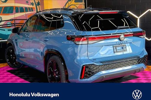 2026 Volkswagen Tiguan 2.0T SE R-Line Black