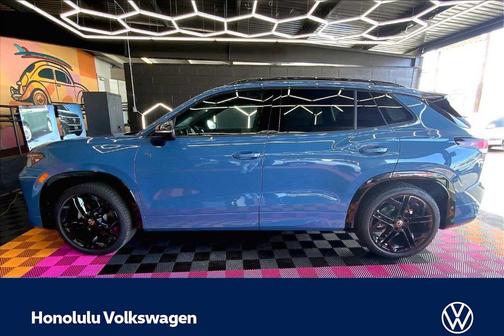 Monterey Blue Pearl 2026 Volkswagen Tiguan 2.0T SE R-Line Black