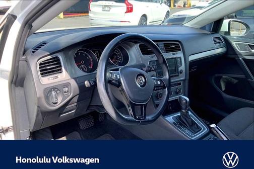 2016 Volkswagen Golf SportWagen TSI S 4-Door