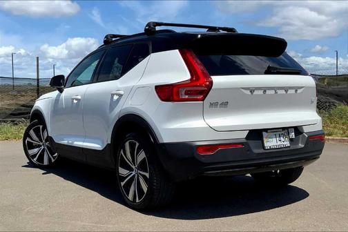 2022 Volvo XC40 Recharge Pure Electric P8 Twin Plus