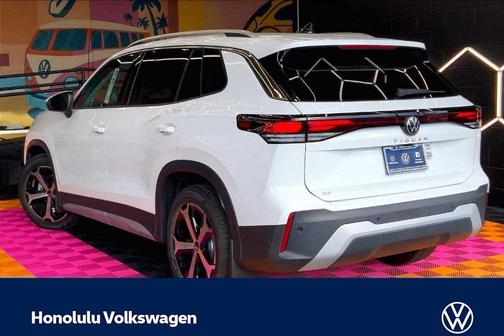 Pure White 2026 Volkswagen Tiguan 2.0T SE