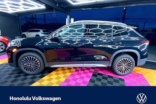 Deep Black Pearl Effect 2026 Volkswagen Tiguan 2.0T S