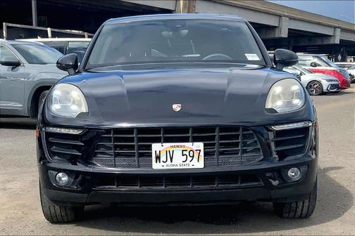 Black 2018 Porsche Macan