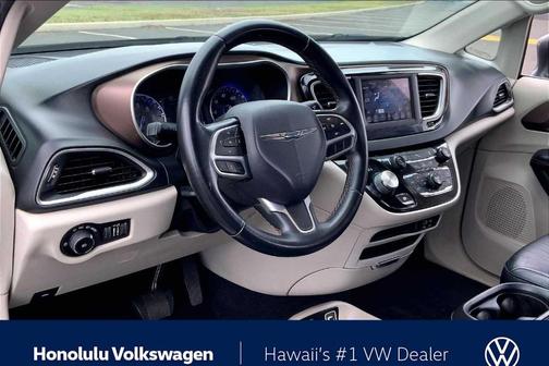 2018 Chrysler Pacifica Touring-L
