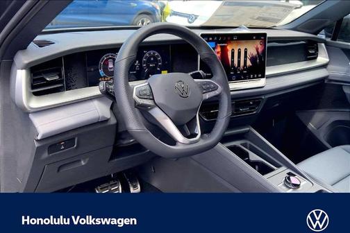 Platinum Gray Metallic 2026 Volkswagen Tiguan 2.0T SE R-Line Black