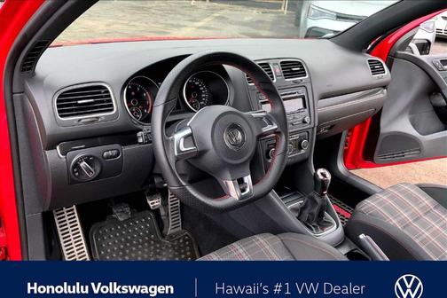 2011 Volkswagen GTI 2-Door (M6)
