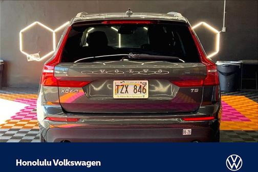 2020 Volvo XC60 T5 Momentum