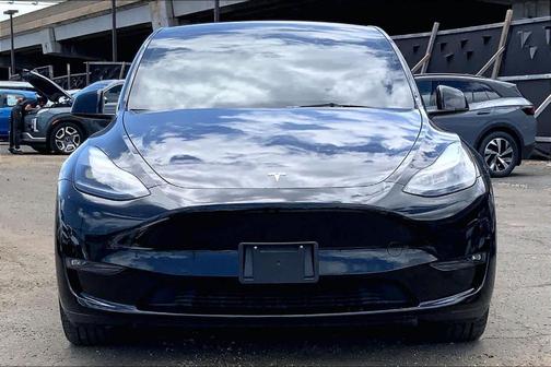 Black 2024 Tesla Model Y Long Range
