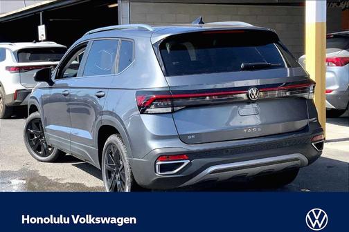 Platinum Gray Metallic 2026 Volkswagen Taos 1.5T SE