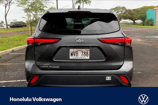 Magnetic Gray Metallic 2023 Toyota Highlander L