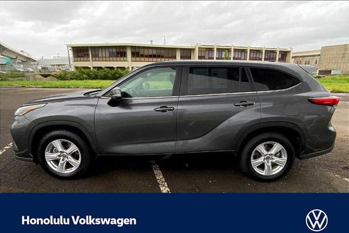 Magnetic Gray Metallic 2023 Toyota Highlander L