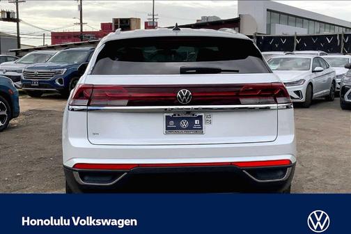 Opal White Pearl 2026 Volkswagen Atlas Cross Sport 2.0T SE