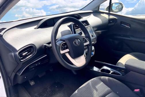 Classic Silver Metallic 2018 Toyota Prius One