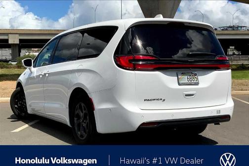 2022 Chrysler Pacifica Hybrid Touring L