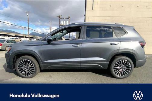 Platinum Gray Metallic 2026 Volkswagen Taos 1.5T SE