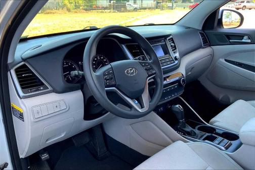 2018 Hyundai TUCSON SE